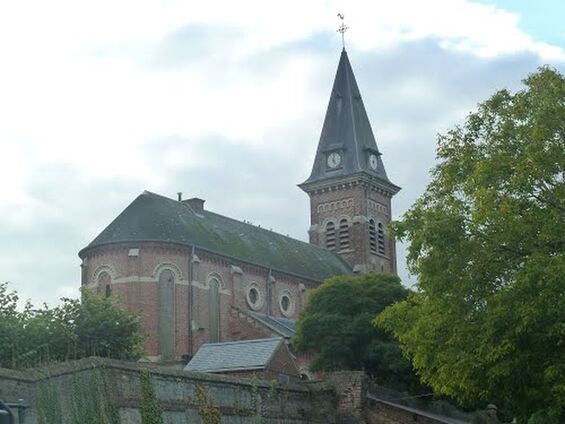 Eglise Saint Vasst à Lécluse Vue d'ensemble de l'église Saint Vaast à Lécluse